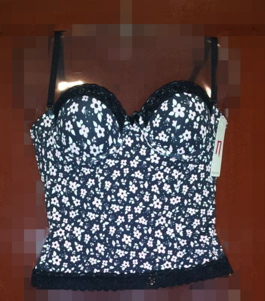 Camisete em Lycra Floral com Renda